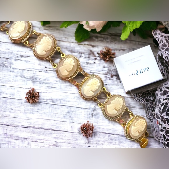 Vintage silver gold wash shell cameo ornate link bracelet - Picture 2 of 13